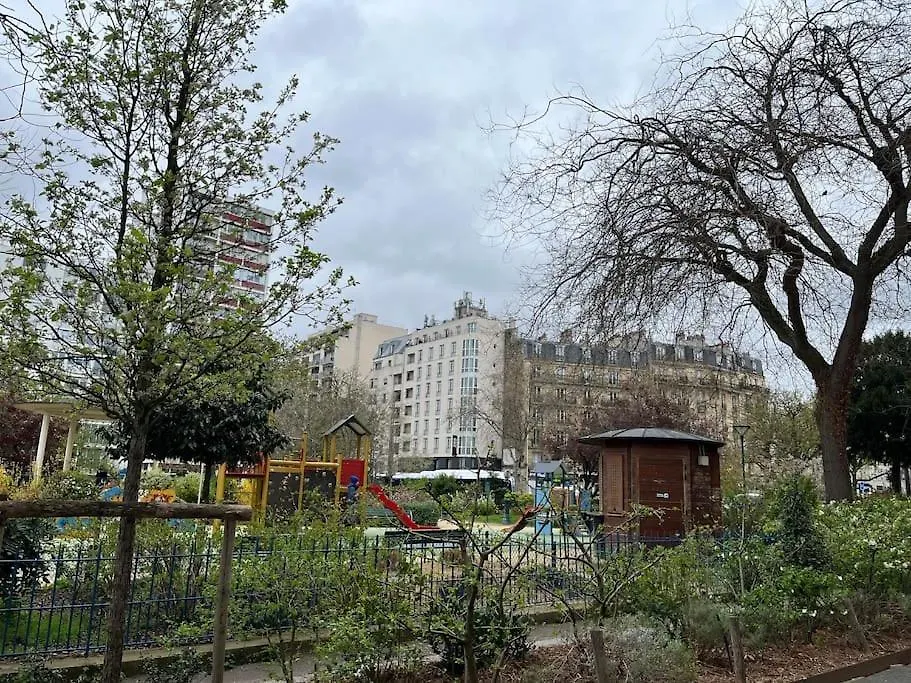 Charme Hausmanien Vue Parc 4 Rooms Famille Metro 6 Paris